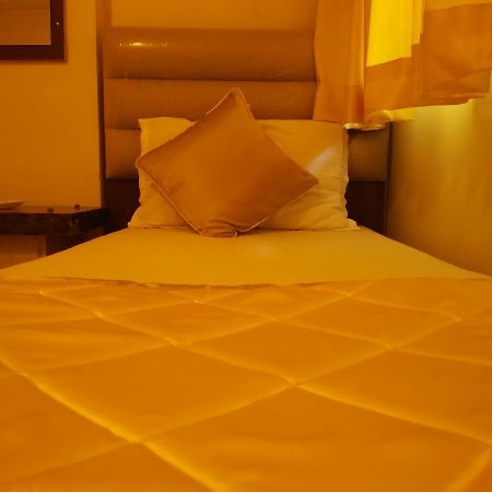 Hotel Silver Castle Mumbai Bagian luar foto