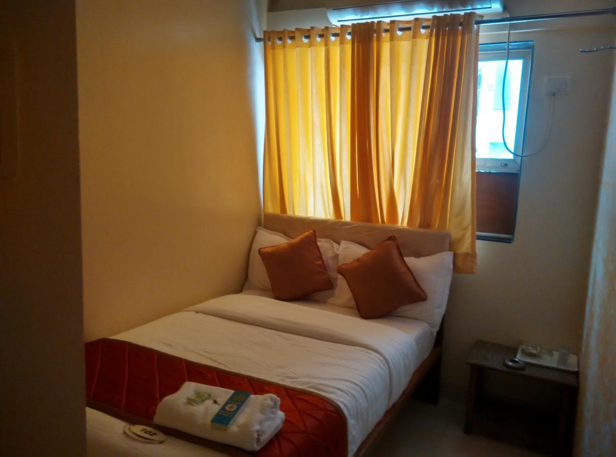 Hotel Silver Castle Mumbai Bagian luar foto