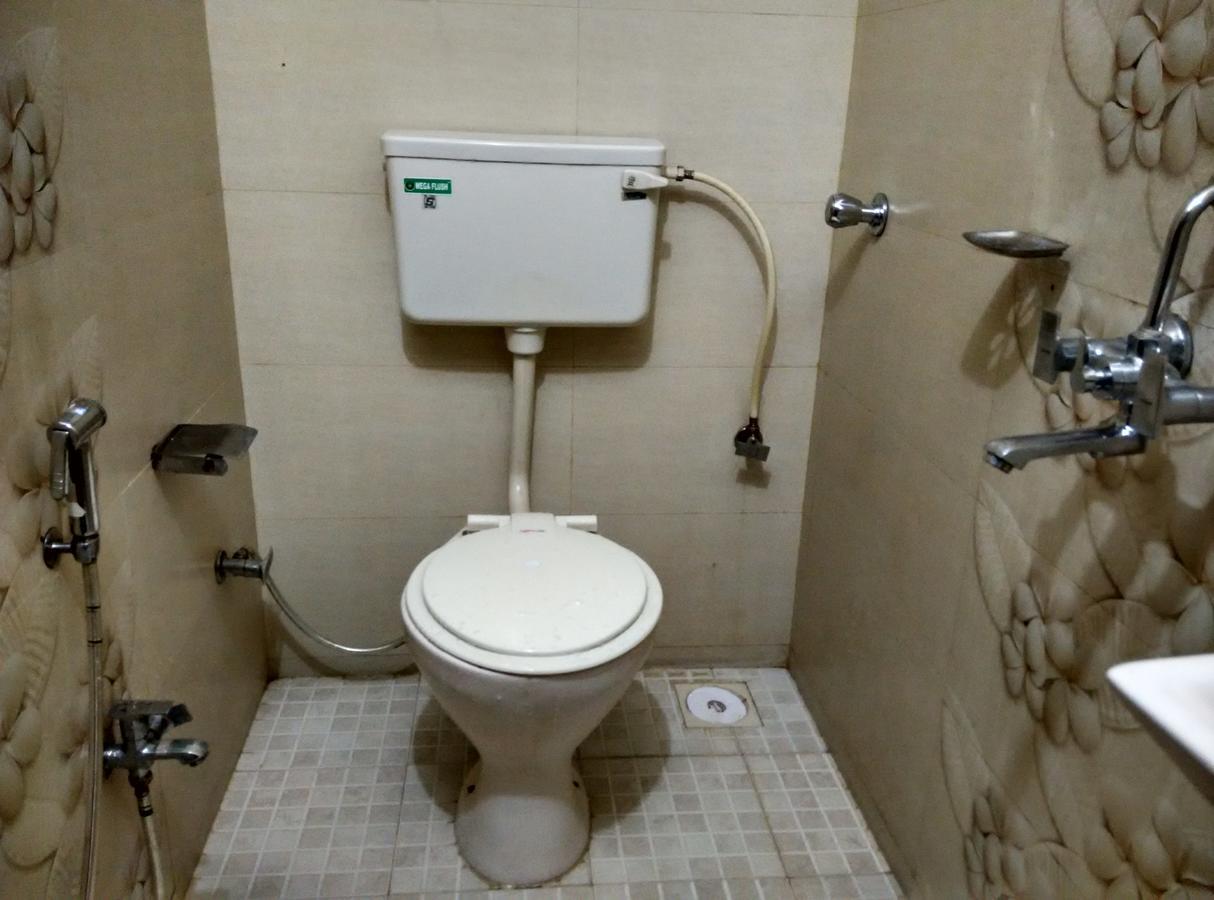 Hotel Silver Castle Mumbai Bagian luar foto