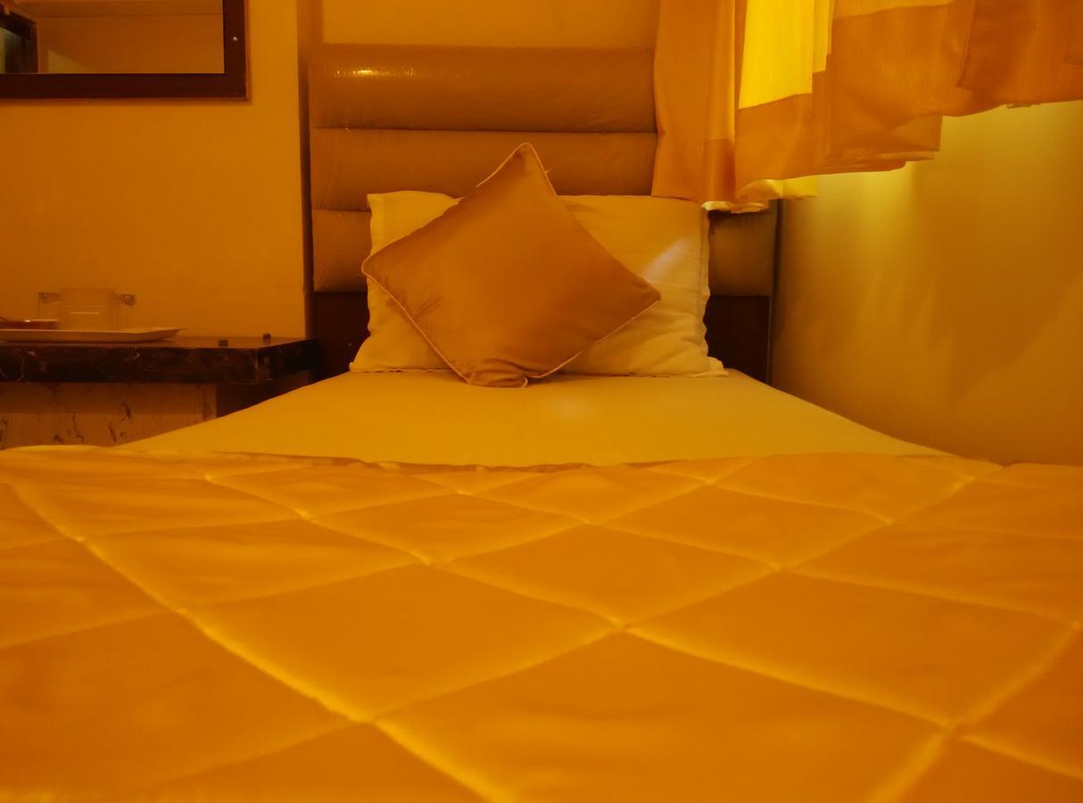 Hotel Silver Castle Mumbai Bagian luar foto