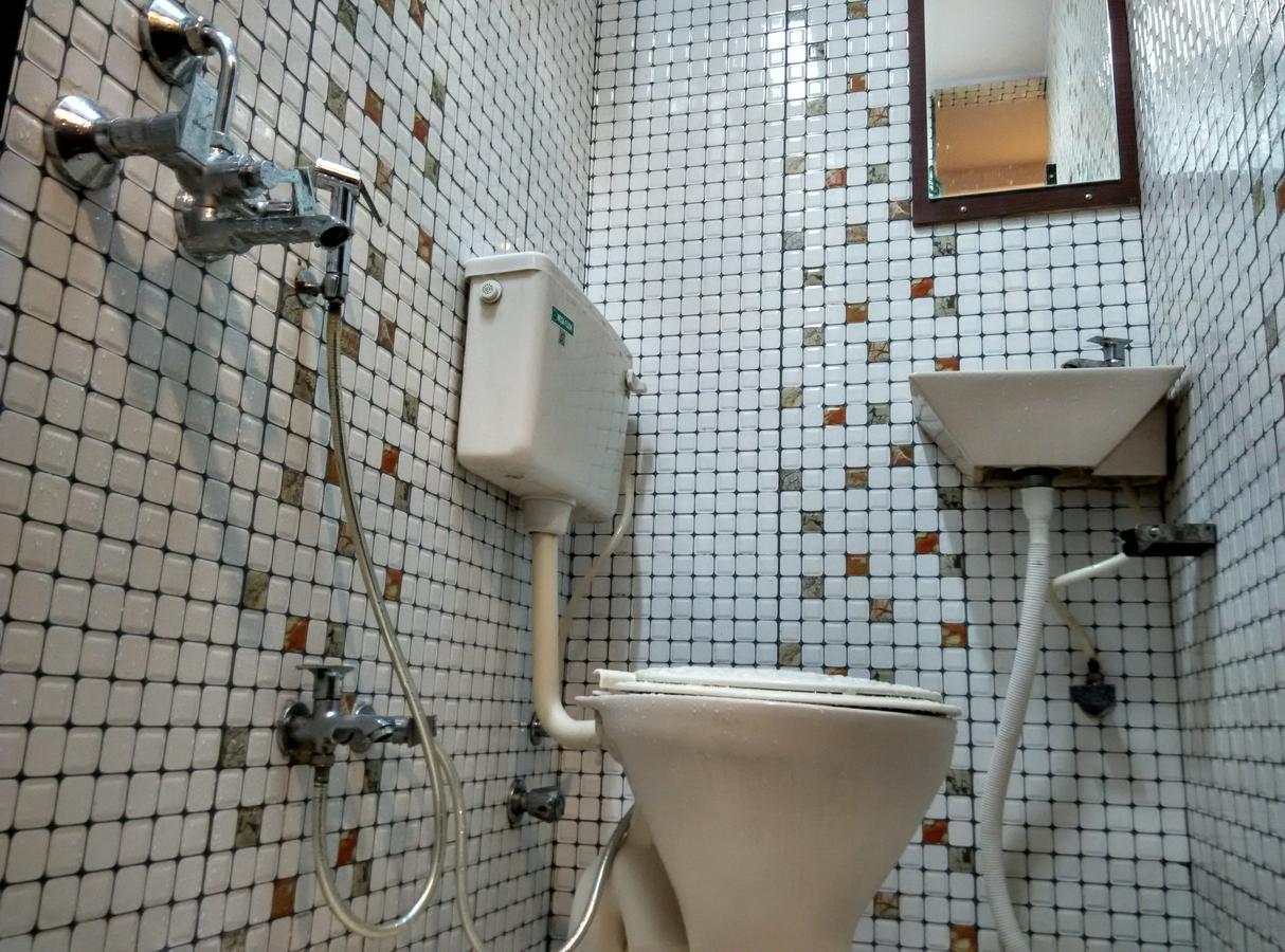 Hotel Silver Castle Mumbai Bagian luar foto