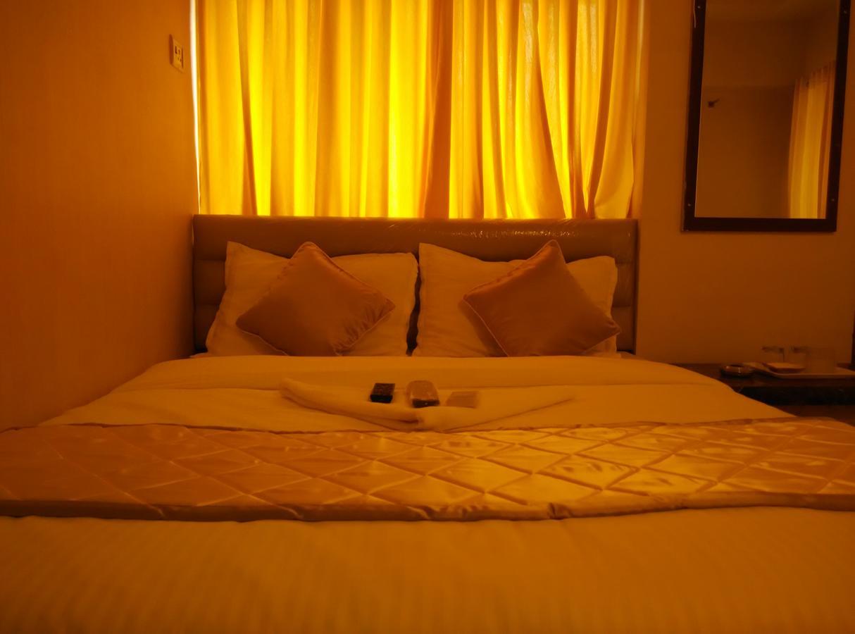 Hotel Silver Castle Mumbai Bagian luar foto