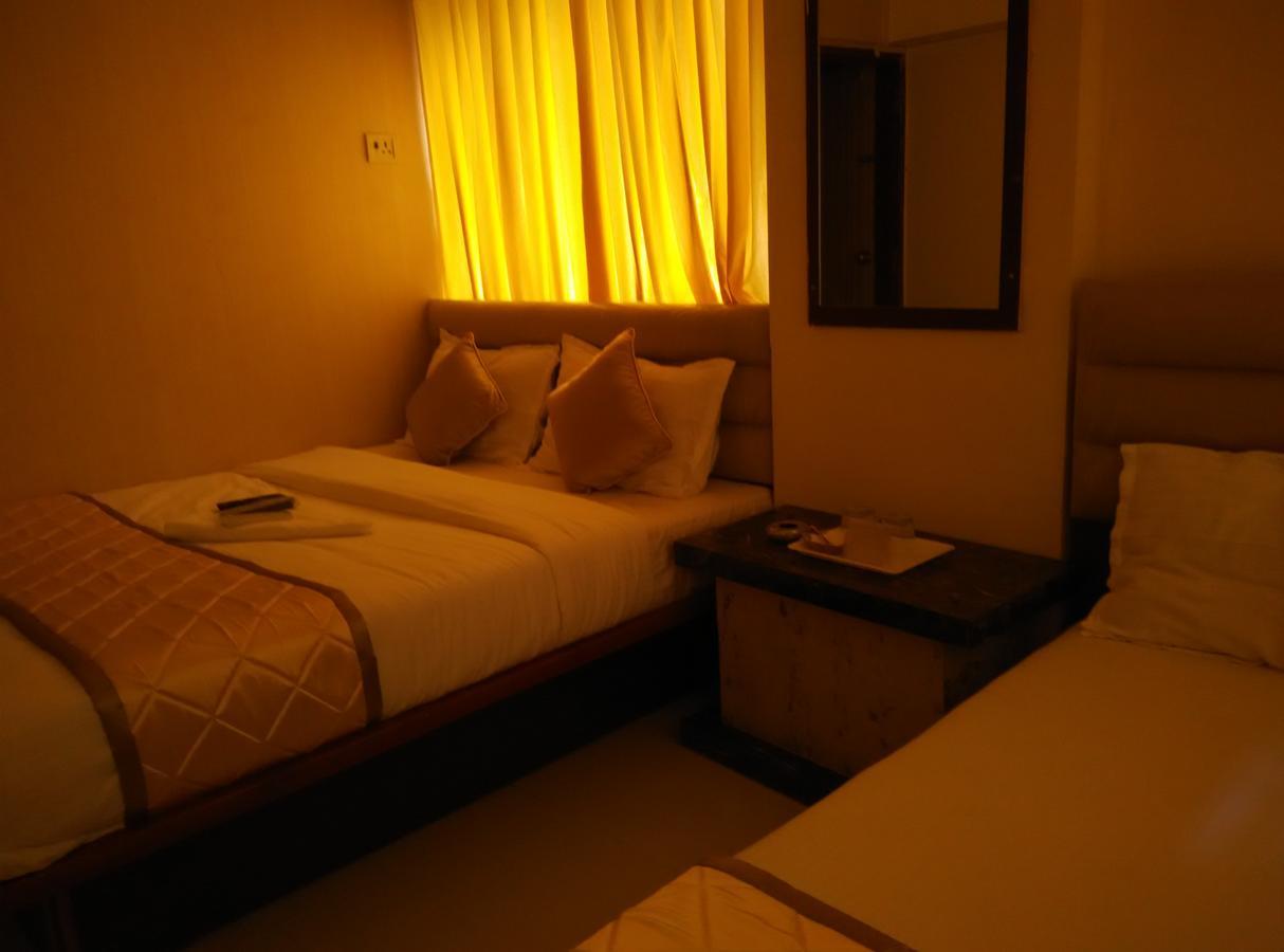 Hotel Silver Castle Mumbai Bagian luar foto